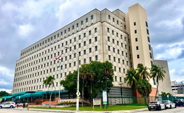 Recaudador de Impuestos Dariel Fernandez Abre Oficina en el Edificio Richard E. Gerstein, Corte Central del Circuito 11 de Miami-Dade