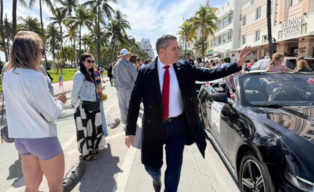 Tax Collector Dariel Fernandez Joins Miami Beach Veterans Day Parade to Honor America’s Heroes