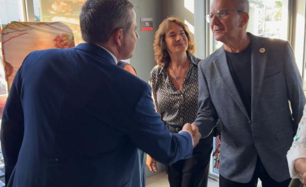 Tax Collector Dariel Fernandez Partners with Doral Chamber of Commerce for “Cafecito Connection” in Doral