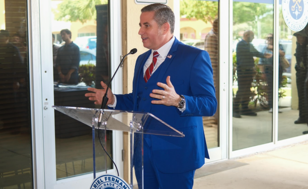 Declaración del Recaudador de Impuestos del Condado de Miami-Dade, Dariel Fernandez, sobre la Independencia de la Oficina, el Modelo de Financiamiento y la Expansión de Servicios