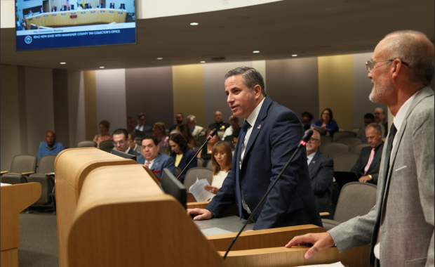 El Recaudador de Impuestos Dariel Fernández Trae la Primera Oficina de Servicios Completos a Miami Beach