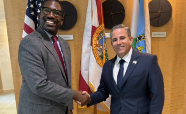 El Recaudador Dariel Fernandez Participa en el Podcast del Miami-Dade Beacon Council para Conversar sobre Desarrollo Económico y Crecimiento Empresarial