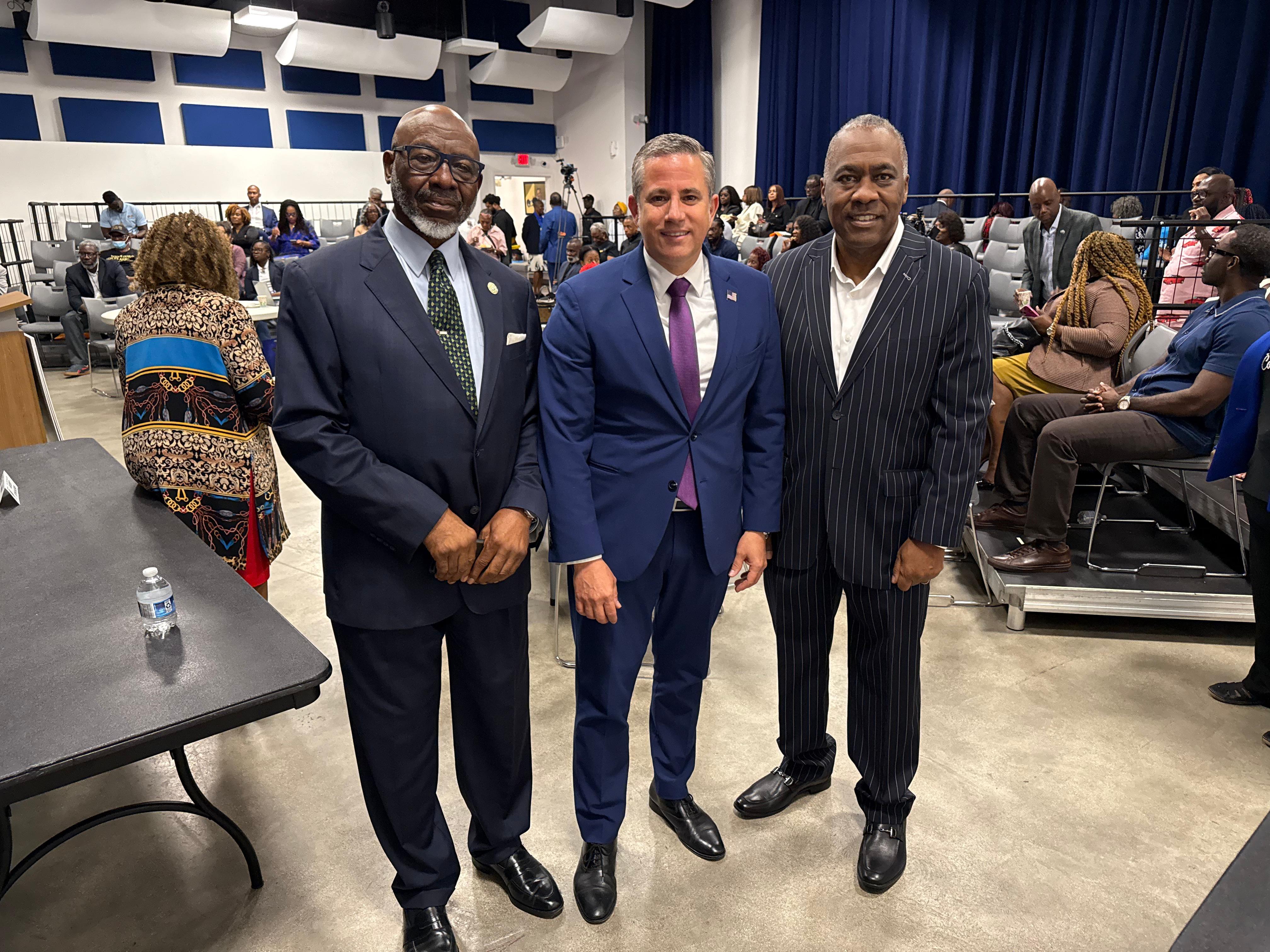 fernande-with-black-affairs-board.jpeg
