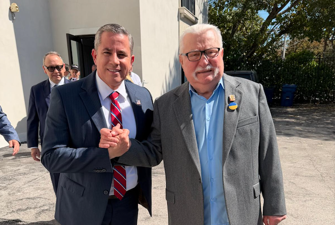 Meeting a Symbol of Freedom: Tax Collector Dariel Fernandez Welcomes Lech Wałęsa to Miami-Dade