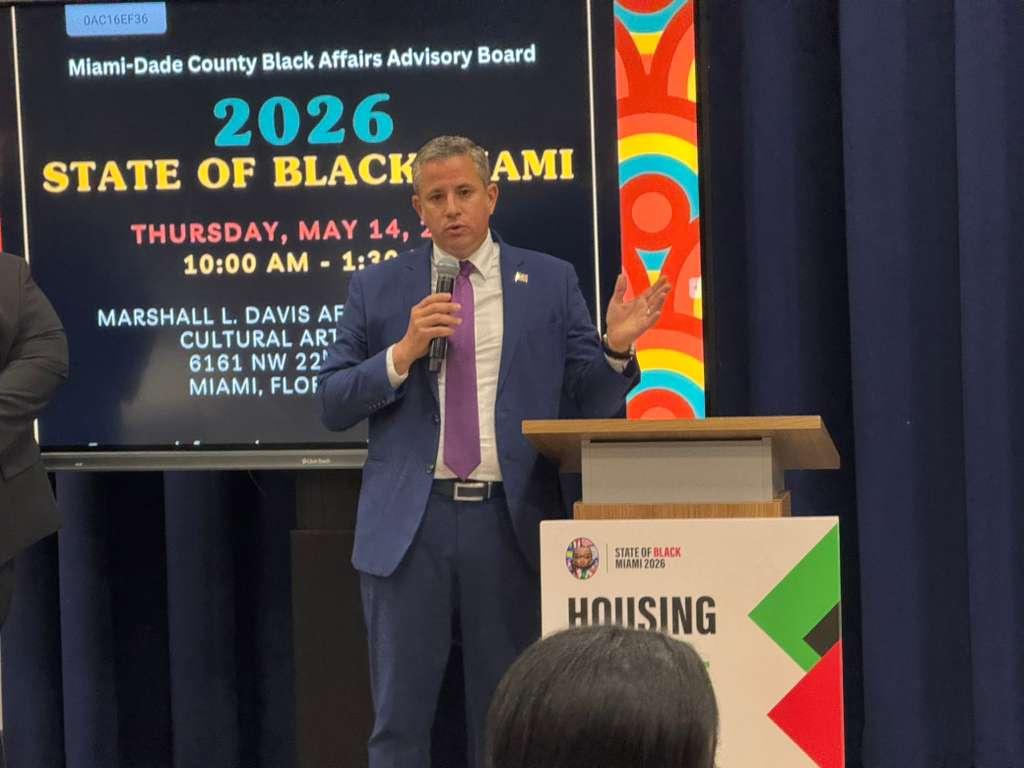 fernandez-talking-to-community-in-north-miami.jpeg
