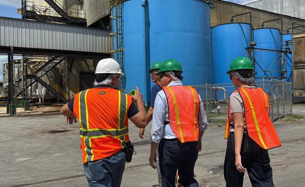 Dariel Fernandez Visita la Planta de Azucar Okeelanta de Florida Crystals, Destacando el Crecimiento Económico, la Creación de Empleo y el Poder de la Oportunidad