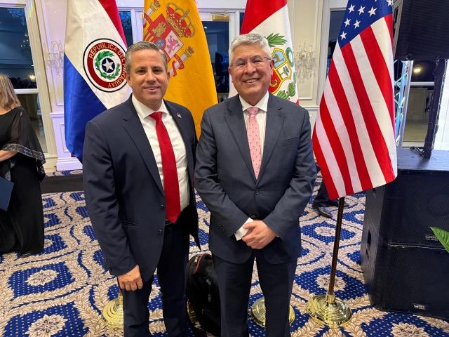 fernandez-with-consul-of-peru.jpeg