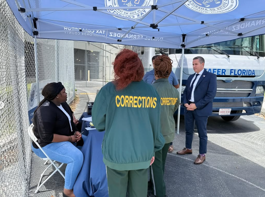 Tax Collector's FLOW bring services to the corrections (4)-1