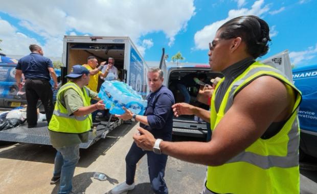 Tax Collector Dariel Fernandez Delivers Community Donations to Support Earthquake Relief in Venezuela