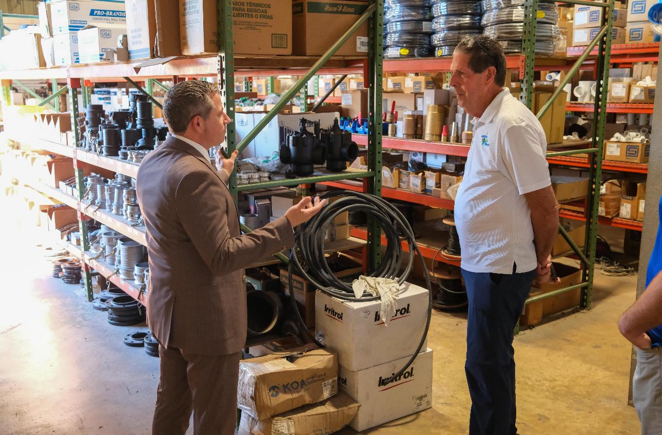El Recaudador de Impuestos Dariel Fernandez Reconoce a Lovett Irrigation por su Impacto en la Agricultura del Sur de Miami-Dade
