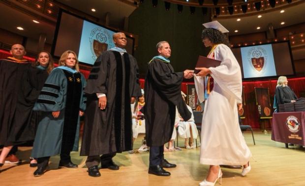 El Recaudador de Impuestos Dariel Fernandez Celebra la Graduación de la Clase 2026 de Miami Springs Senior High School