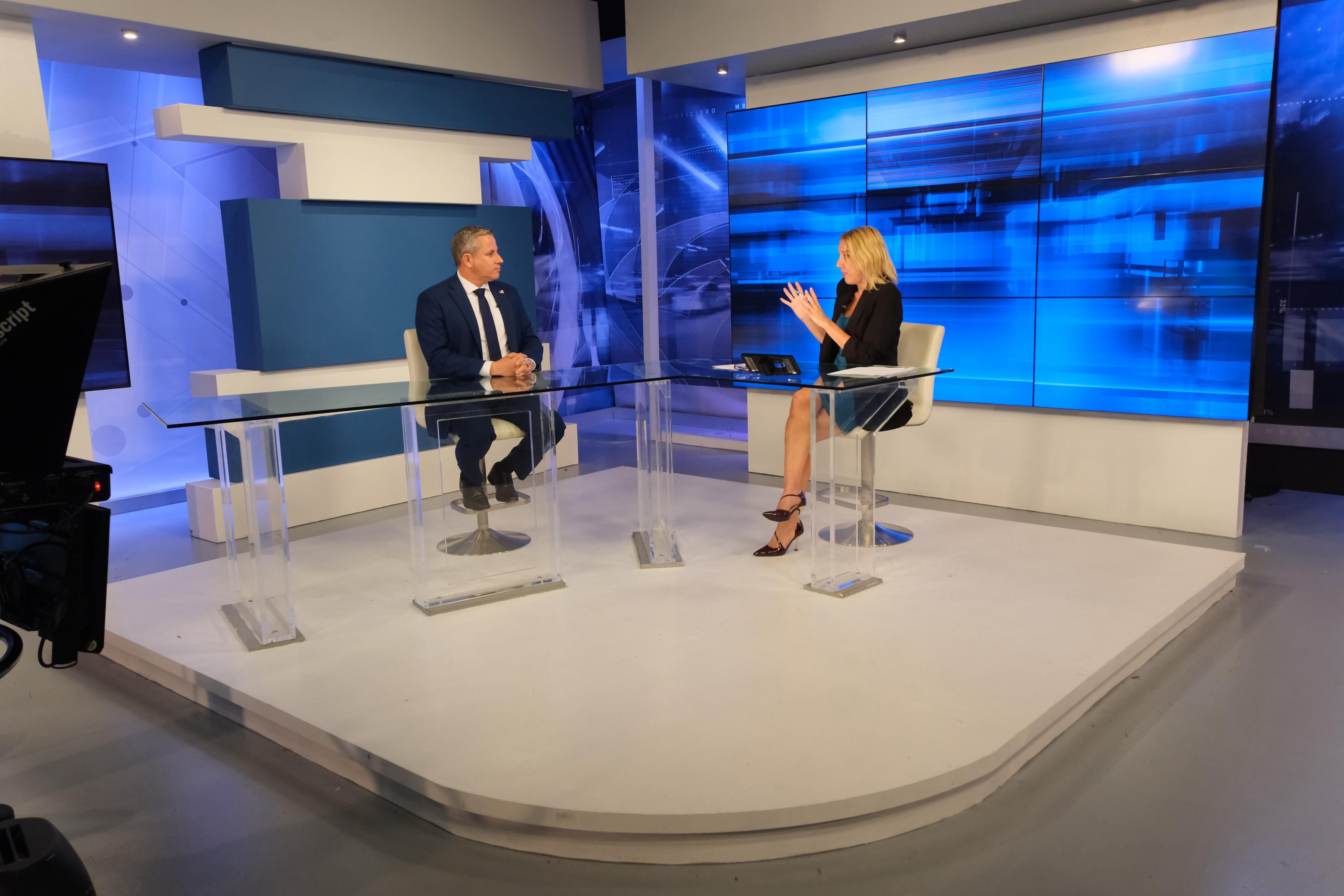 Interview on Mega News with Adriana Navarro - Photo 9