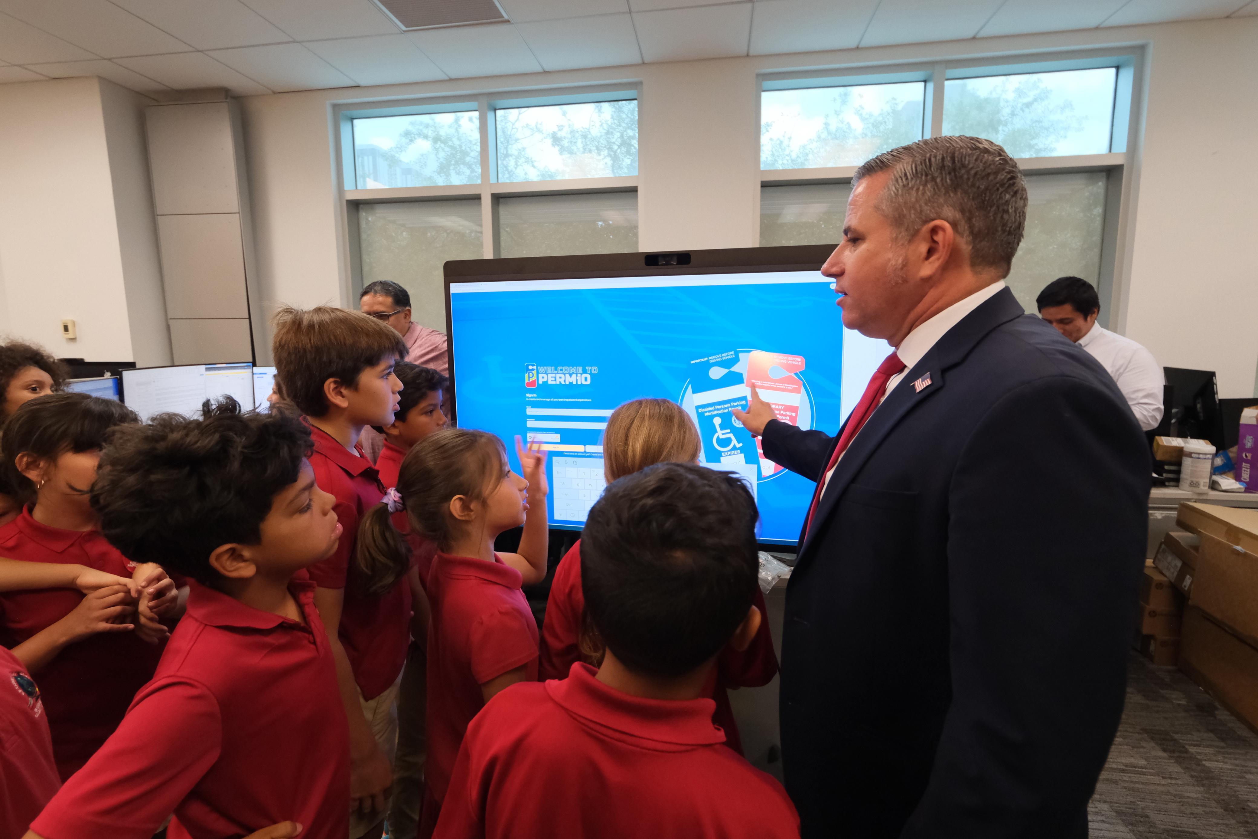 George Washington Carver Elementary School Students Visit Downtown Office - Photo 4