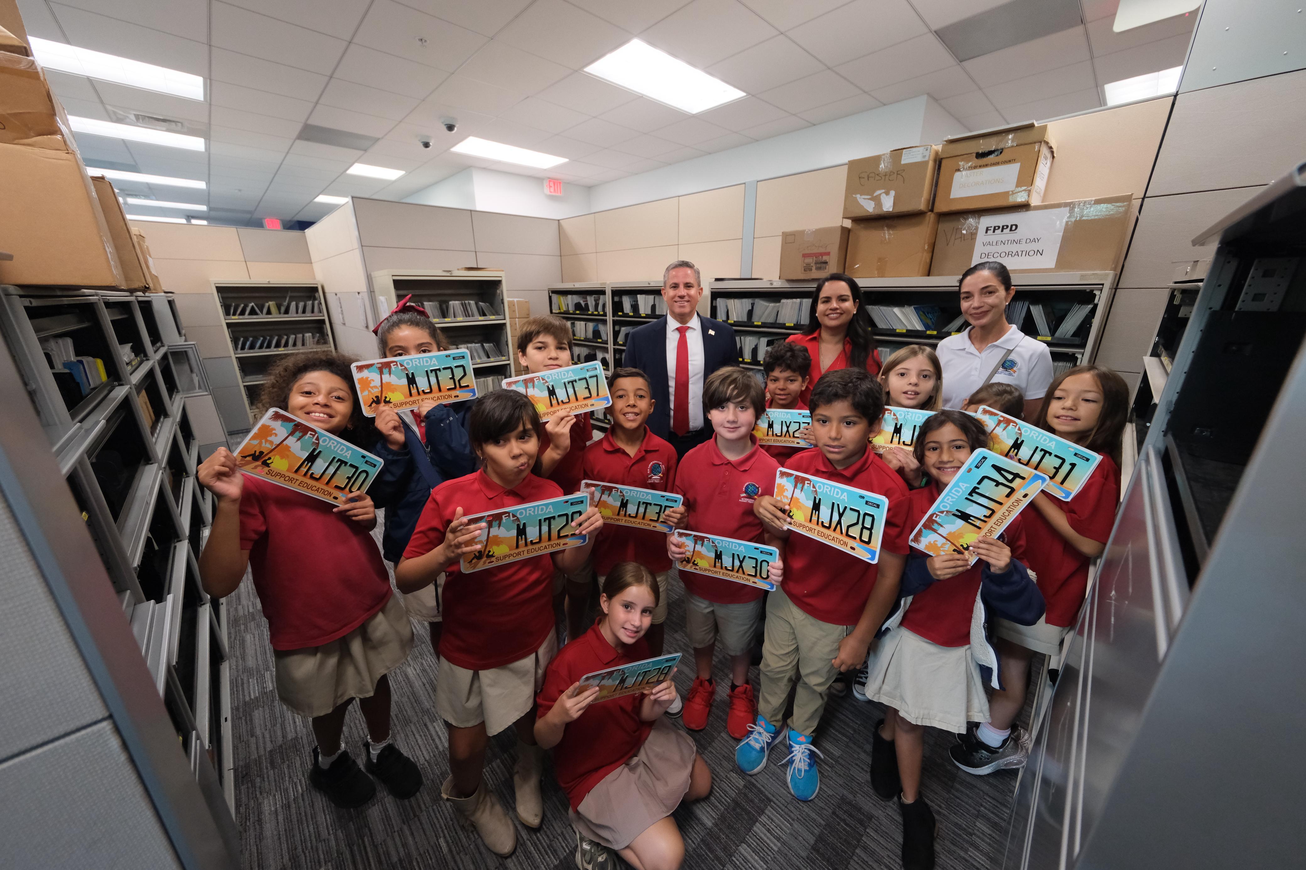 George Washington Carver Elementary School Students Visit Downtown Office - Photo 8