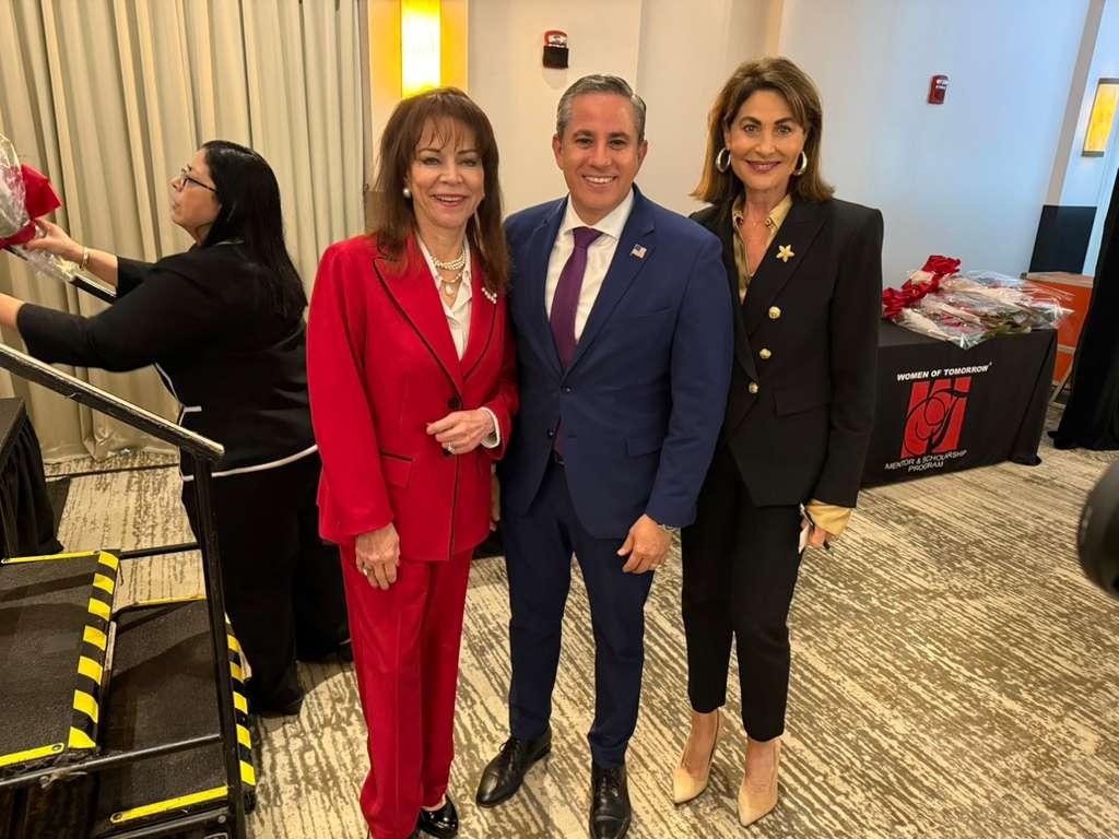 Mission of Women of Tomorrow at Graduation Luncheon & Career Day-3