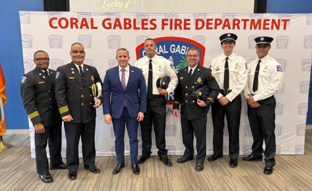 Dariel Fernandez, Recaudador de Impuestos del Condado de Miami-Dade, Celebra el Valor y la Dedicación de los Bomberos en el Día Internacional de los Bomberos