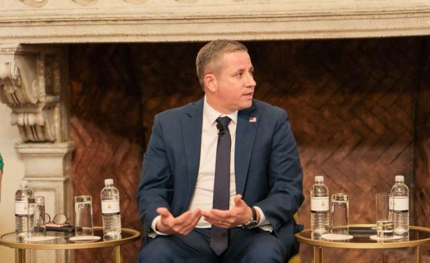 El Recaudador de Impuestos Dariel Fernandez Participa en un Conversatorio de la Liga de Ciudades del Condado Miami-Dade sobre Gobernanza Local